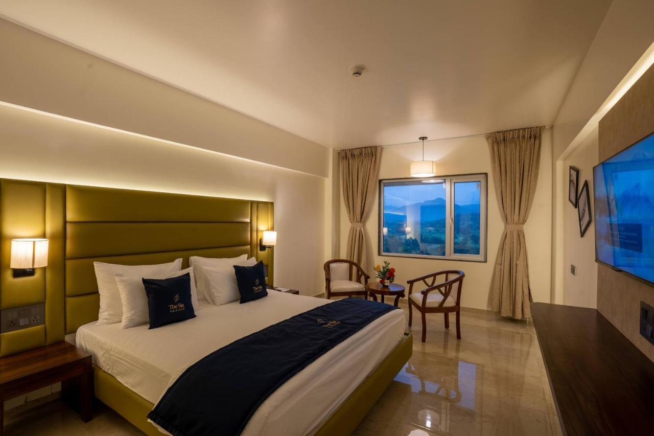 Mastiff Grand The Sia Palace Suites & Banquets, Khopoli, Near Imagica Exterior photo