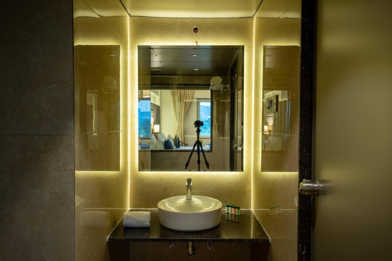Mastiff Grand The Sia Palace Suites & Banquets, Khopoli, Near Imagica Exterior photo